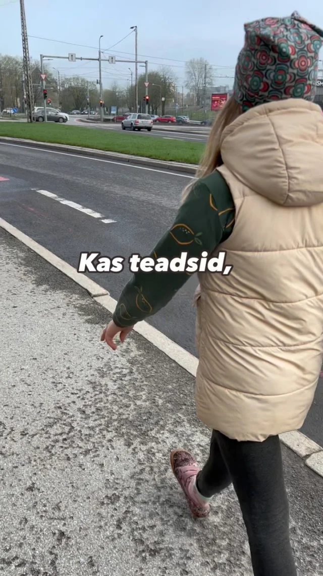 Kas teadsid, et ka vaid 60 minutit liikumist võib mõjutada su lapse päeva?🤓

Teadlased ütlevad sama! Liikumine, see:
✔️ toetab lapse aju arengut
✔️ vähendab stressi
✔️ tugevdab immuunsust

Aga siin on peidus veel midagi!
Liikumisharjumus, mis kujuneb varases lapsepõlves, kestab tihti kogu elu💡

Need väiksed igapäevased sammud, hüpped, ronimised ja jooksud loovad tugeva aluse lapse tervisele ja heaolule🤍
Liikumine (metsas, pargis või isegi linnatänavatel) on kõige alus. 

Lastel on vaja vabadust joosta, hüpata, ronida ja unistada. Meie vanematena saame selle võimaluse neile luua. Moel või teisel🤩

#safalkids #õuesonmõnus #liikumineteebrõõmsaks #liikuvlaps #teadlikvanemlus